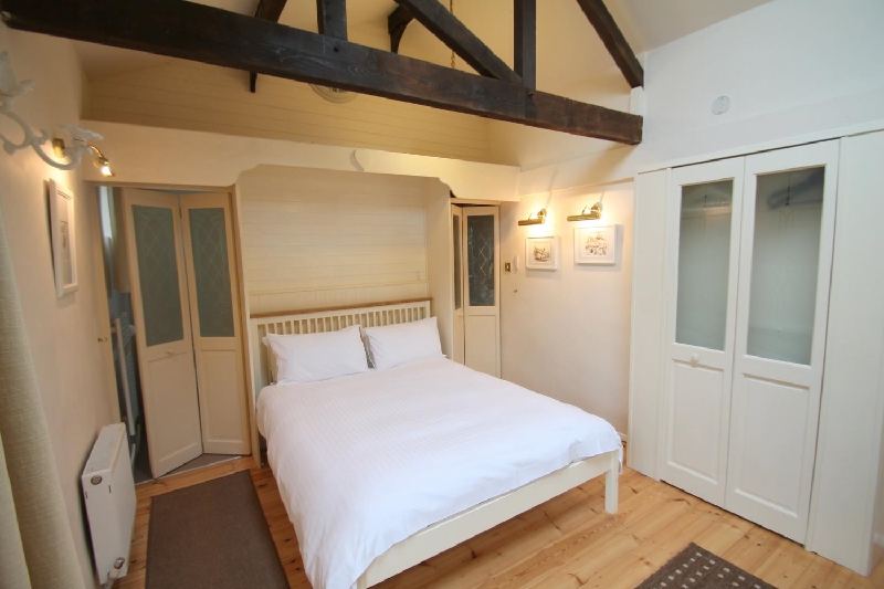 Details about a cottage Holiday at Little Court Apartment