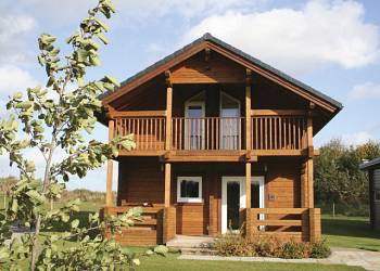 Woodland-Lakes-Lodges