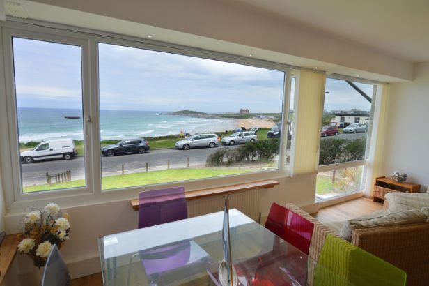 Foreshore at Fistral an English holiday cottage for 4 in , 