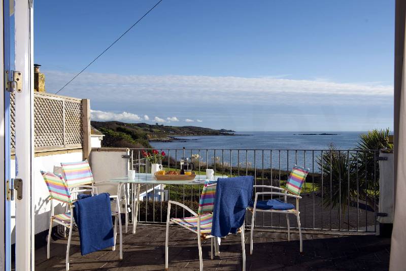 Little Trevara an English holiday cottage for 4 in , 