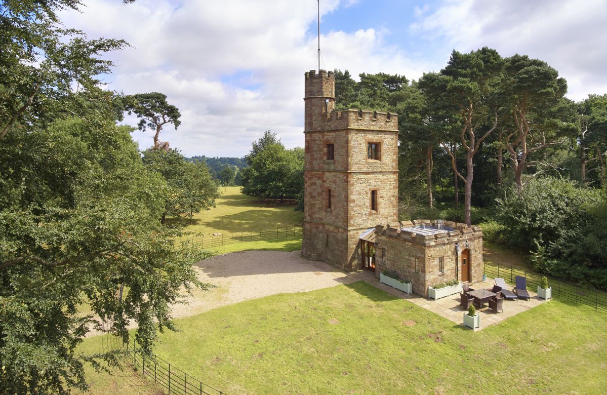 The Knoll Tower an English holiday cottage for 2 in , 