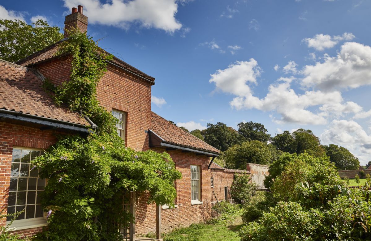 Details about a cottage Holiday at Garden House