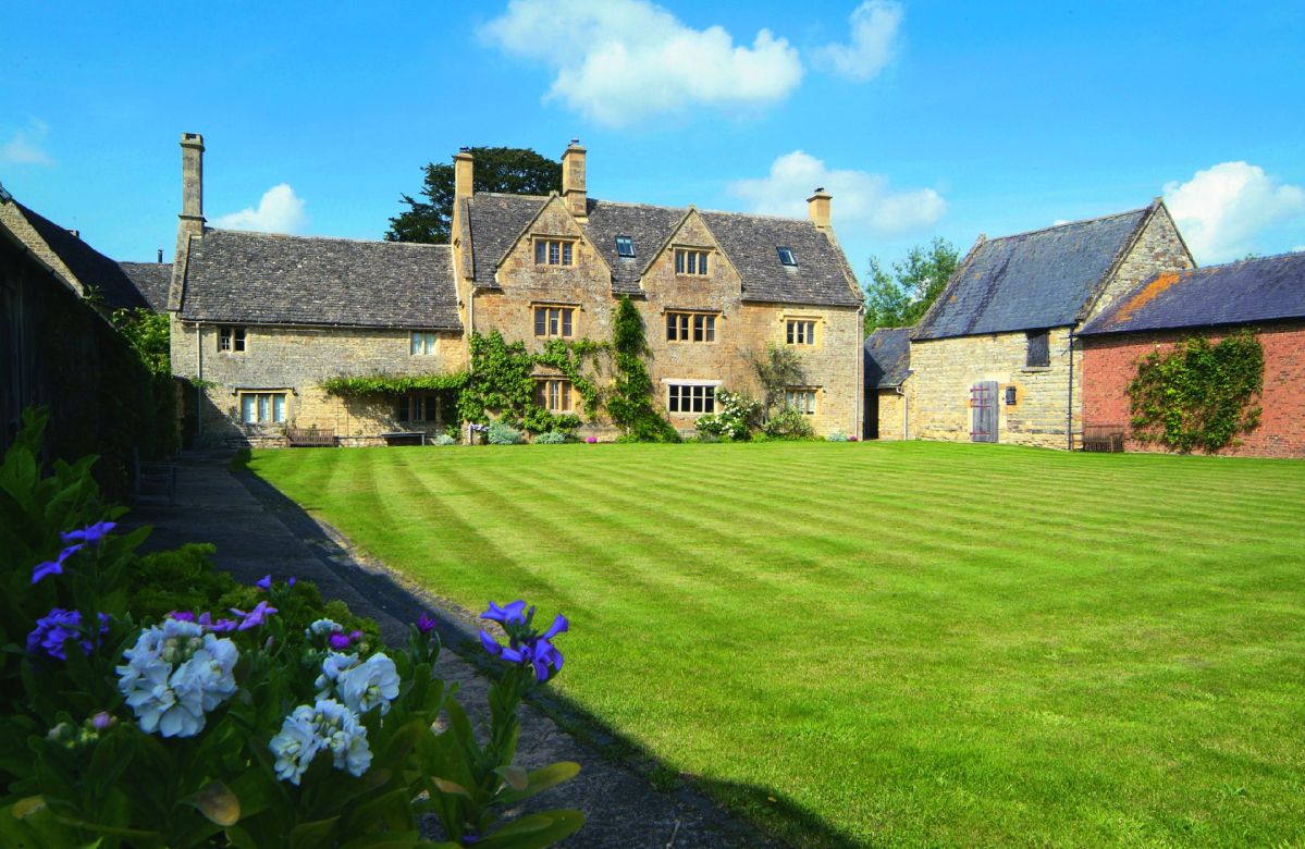 Willington Farmhouse an English holiday cottage for 4 in , 