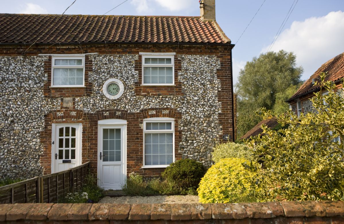 Clock Cottage is located in East Rudham