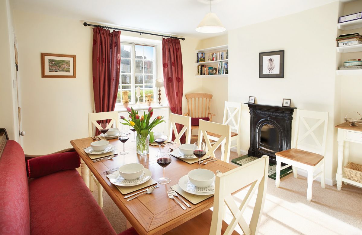Harwood Cottage an English holiday cottage for 6 in , 