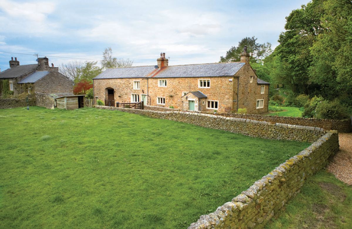 Masongill Lodge an English holiday cottage for 8 in , 