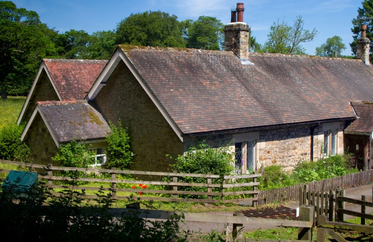 Details about a cottage Holiday at Haughton Castle - Garden Cottage