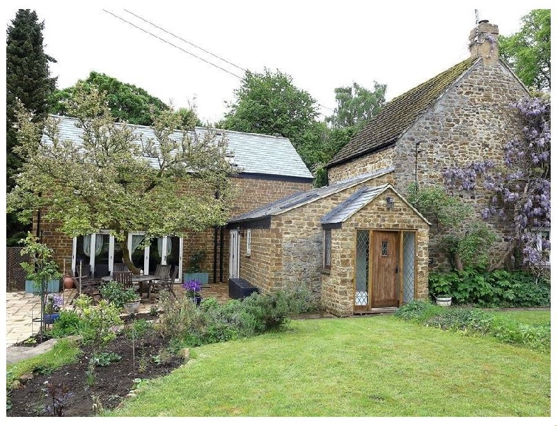 Gladstone Cottage an English holiday cottage for 8 in , 