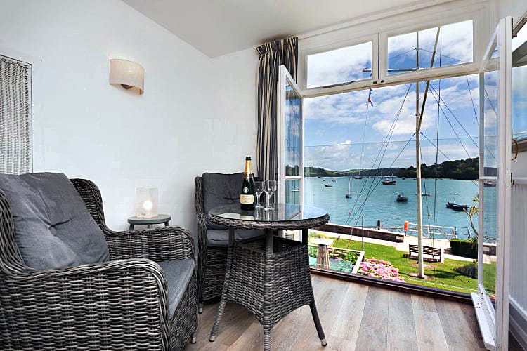 Details about a cottage Holiday at 14 The Salcombe