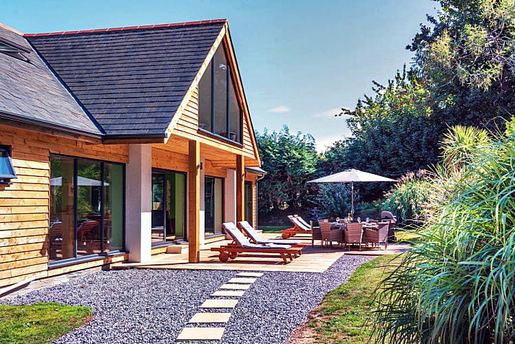 Acacia House an English holiday cottage for 8 in , 