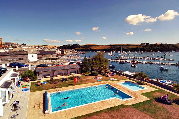 Details about a cottage Holiday at 2 The Salcombe