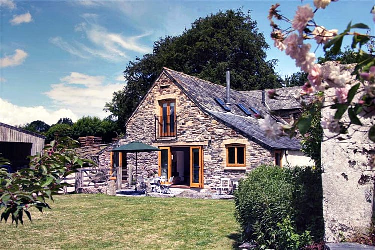Click here for more about Comfort Wood Cottage