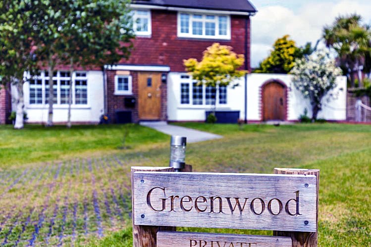 Greenwood an English holiday cottage for 8 in , 