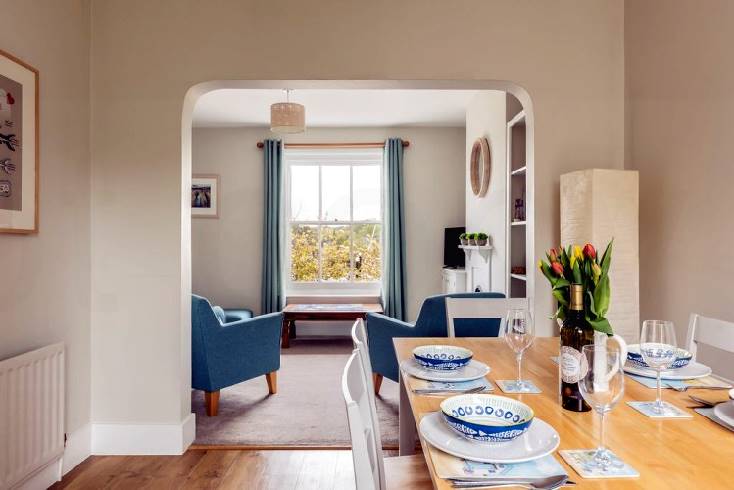 Quayside Cottage is located in Lymington